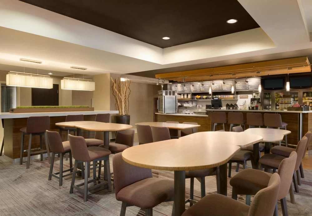 Courtyard By Marriott Bloomington Normal Hotel Exterior foto