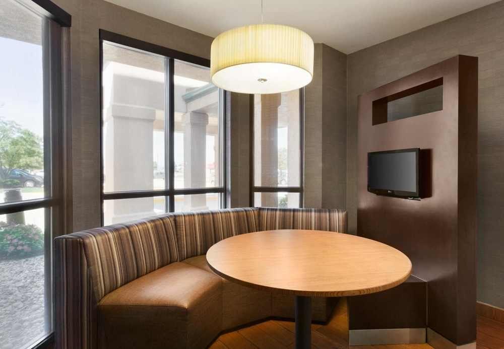 Courtyard By Marriott Bloomington Normal Hotel Exterior foto
