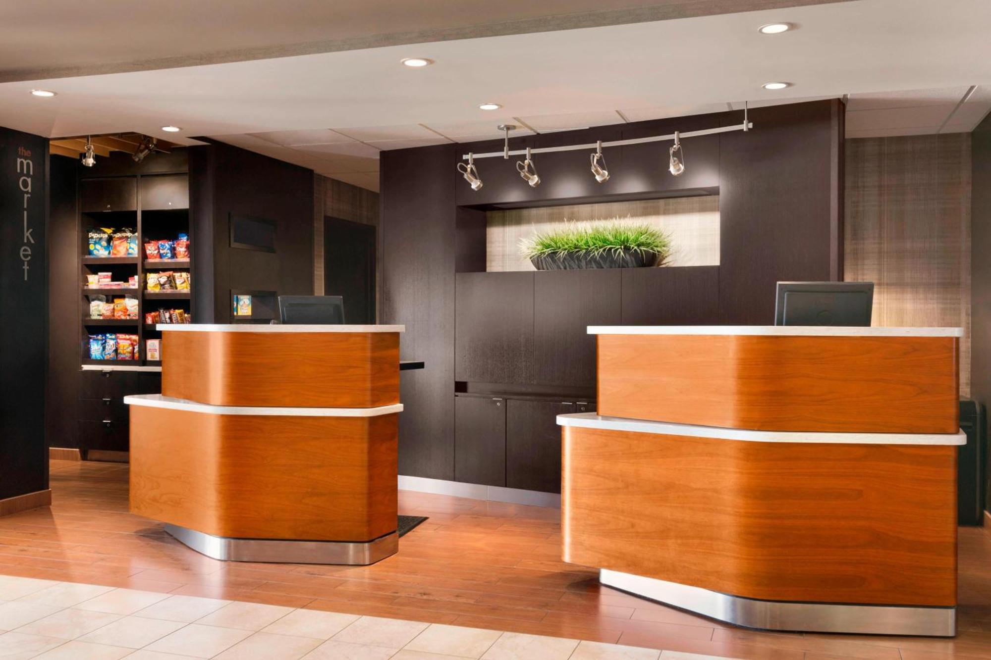 Courtyard By Marriott Bloomington Normal Hotel Exterior foto