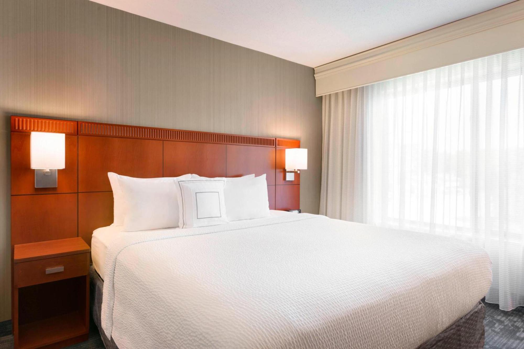Courtyard By Marriott Bloomington Normal Hotel Exterior foto