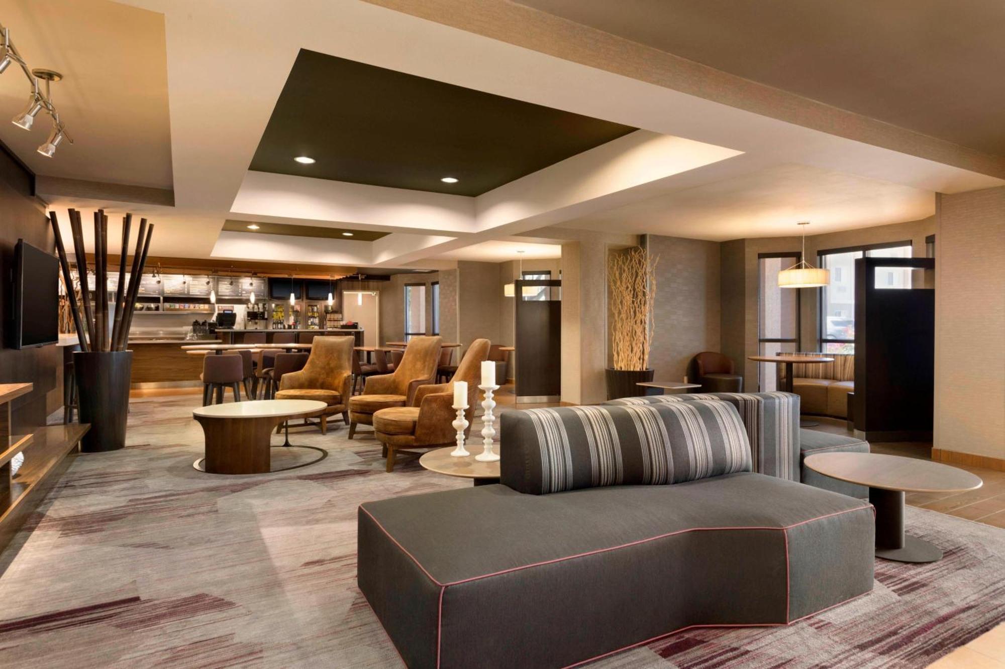 Courtyard By Marriott Bloomington Normal Hotel Exterior foto