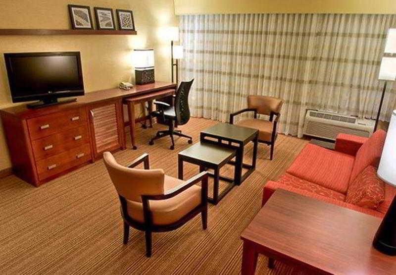 Courtyard By Marriott Bloomington Normal Hotel Quarto foto