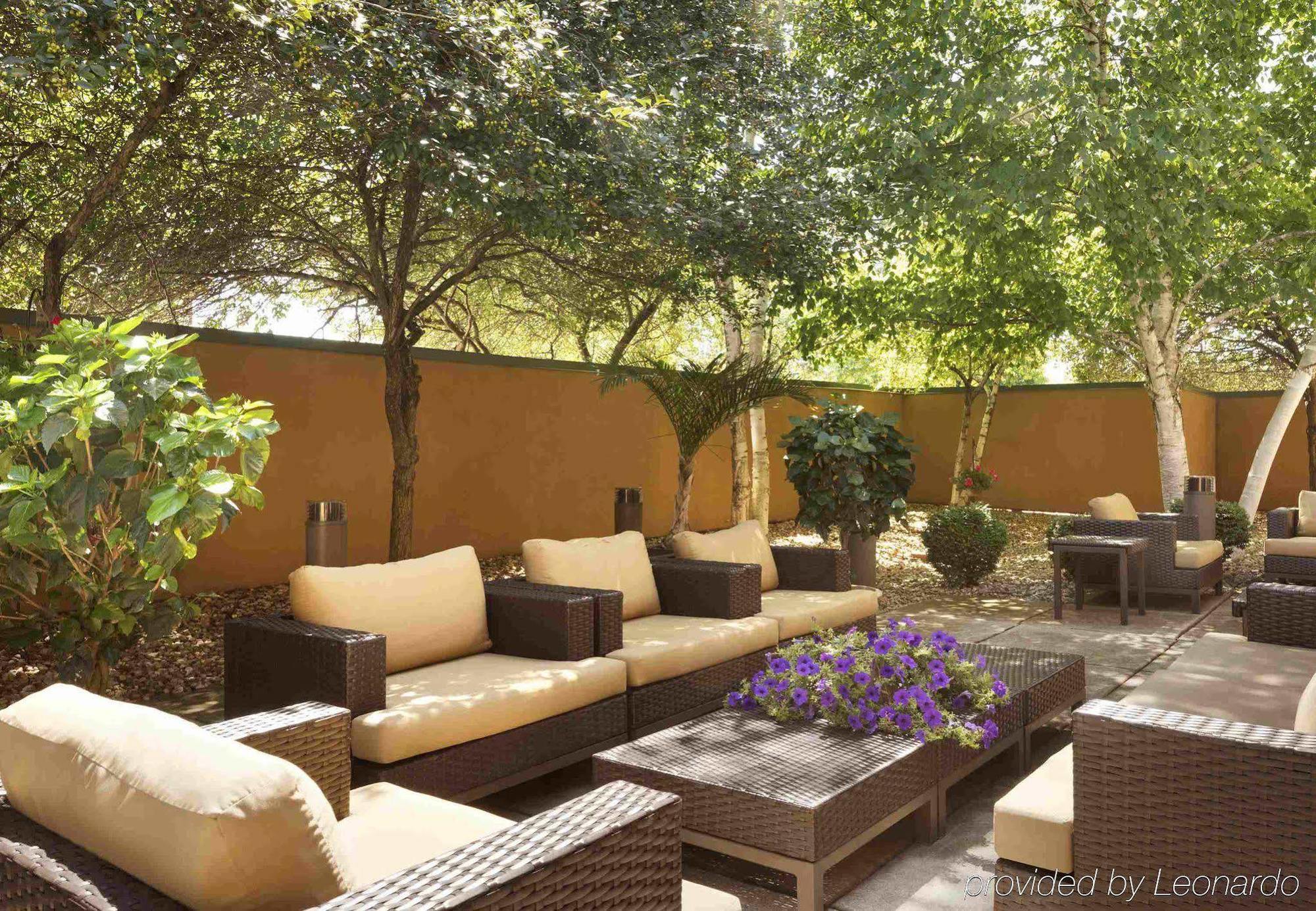 Courtyard By Marriott Bloomington Normal Hotel Exterior foto